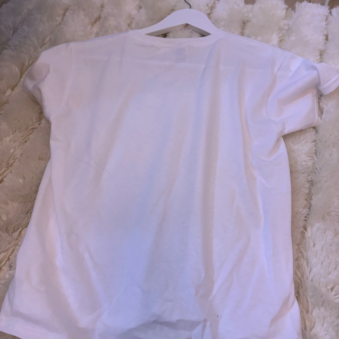 Vit t-shirt med blomtryck - 90