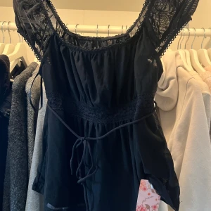 Blus - Topp från shein. Finns prislapp kvar. Storlek S