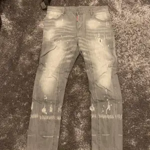 Dsq2 jeans i alla storlekar har även flera olika modeller 