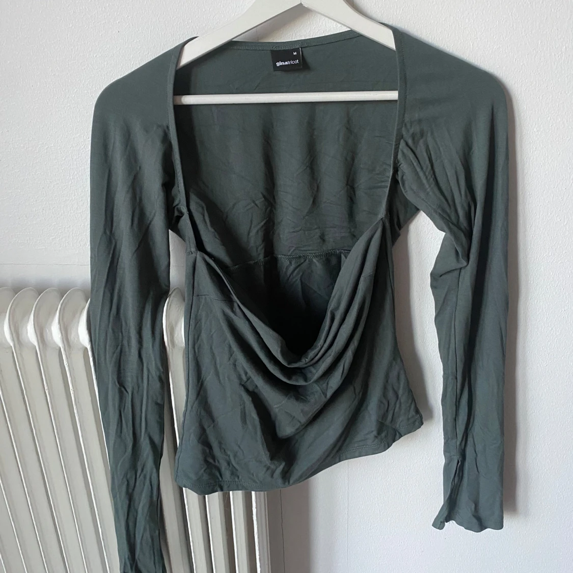 Mörkgrön topp från Gina  - 90