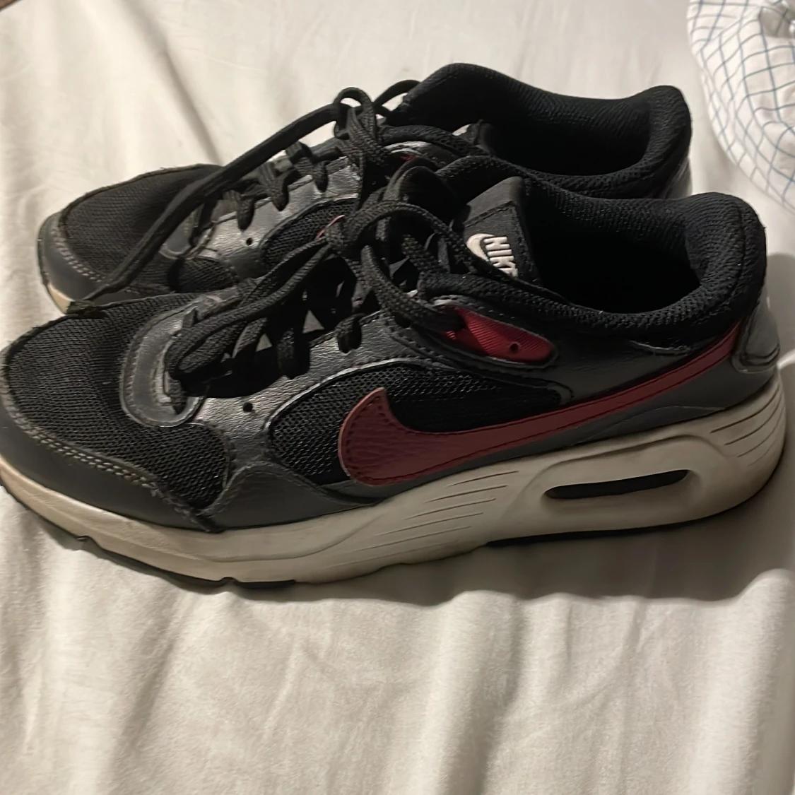Nike air 95 svart röd