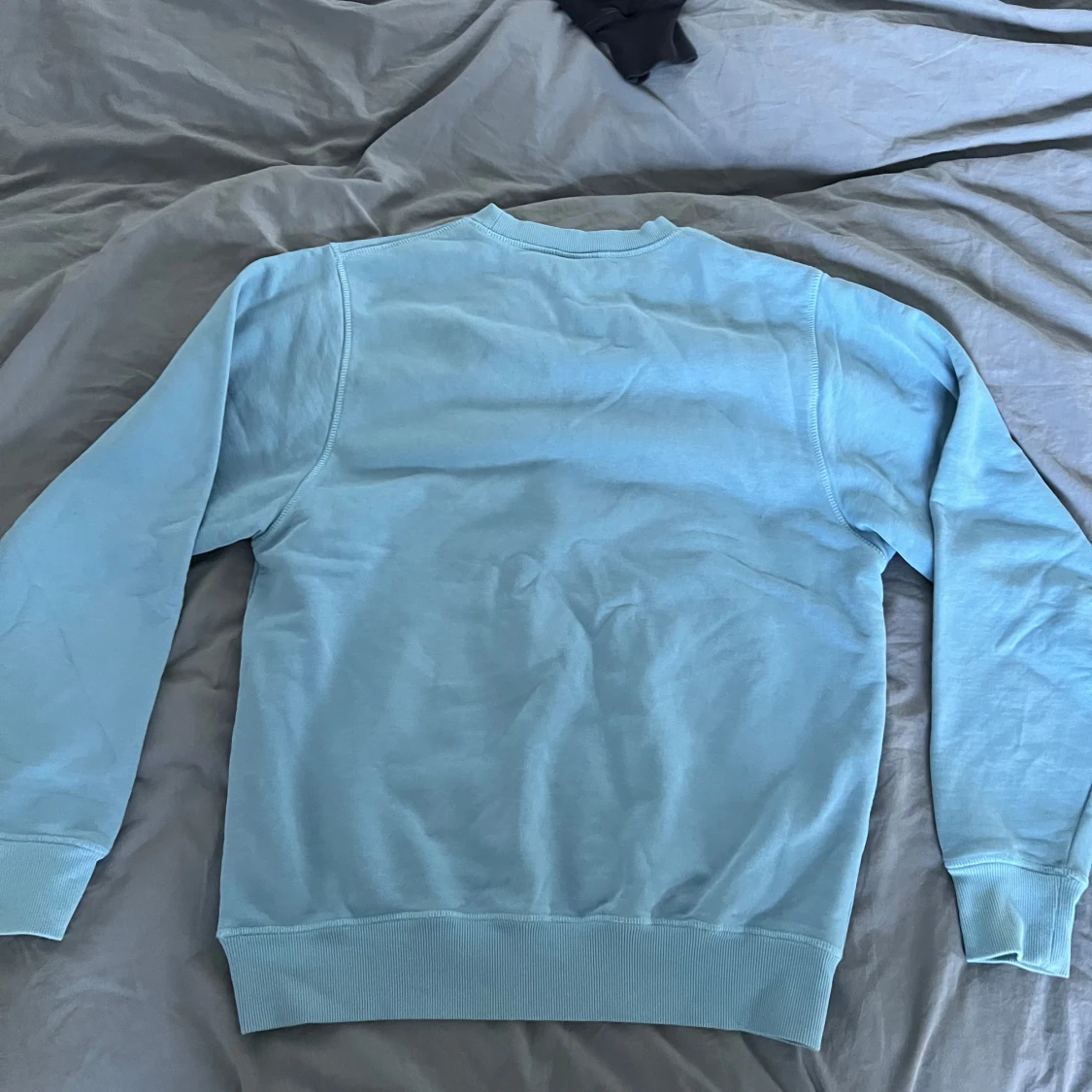 Corteiz crewneck - 90