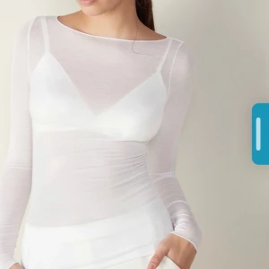 Intimissimi tröja  - Orginal pris: 459kr Ena ärmens tyg har sprättats upp (bild 4) 