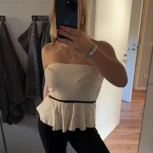 Fin topp  - Säljer då den inte kommit till användning💕