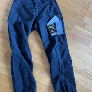 Haglöfs - Tjo säljer dom här feta byxor för att det är inte min still längre har aldrig använt dom 