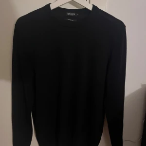 Tiger of Sweden stickad tröja - Hej, säljer nu denna superfina stickade  ull tröjan ifrån Tiger of Sweden i superskick. Skriv gärna om ni har frågor eller lägg gärna prisförslag då priset inte är hugget i sten.