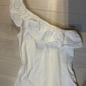 Unik tröja! - Jätte gullig vit topp💓