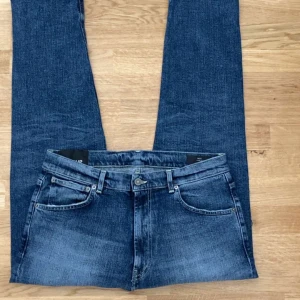 Dondup jeans - Riktigt schyssta Dondup jeansens en skön tvätt. W32
