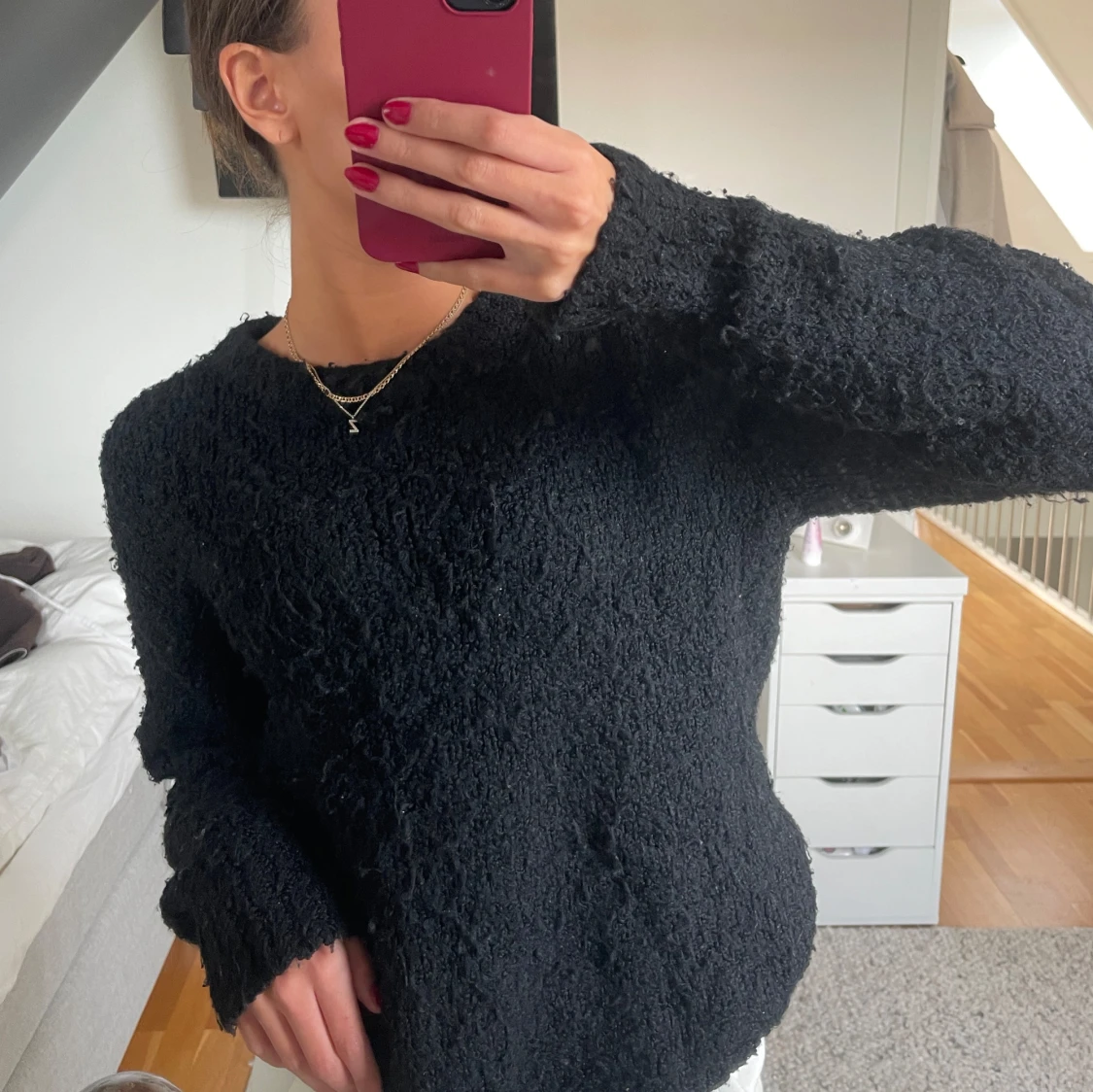 Svart fluffig tröja - 90