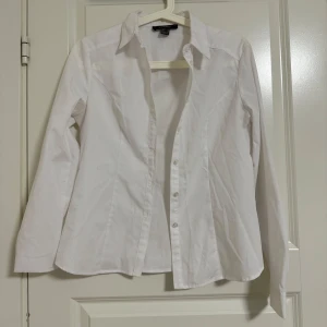 Skjorta - Snygg och elegant skjorta.