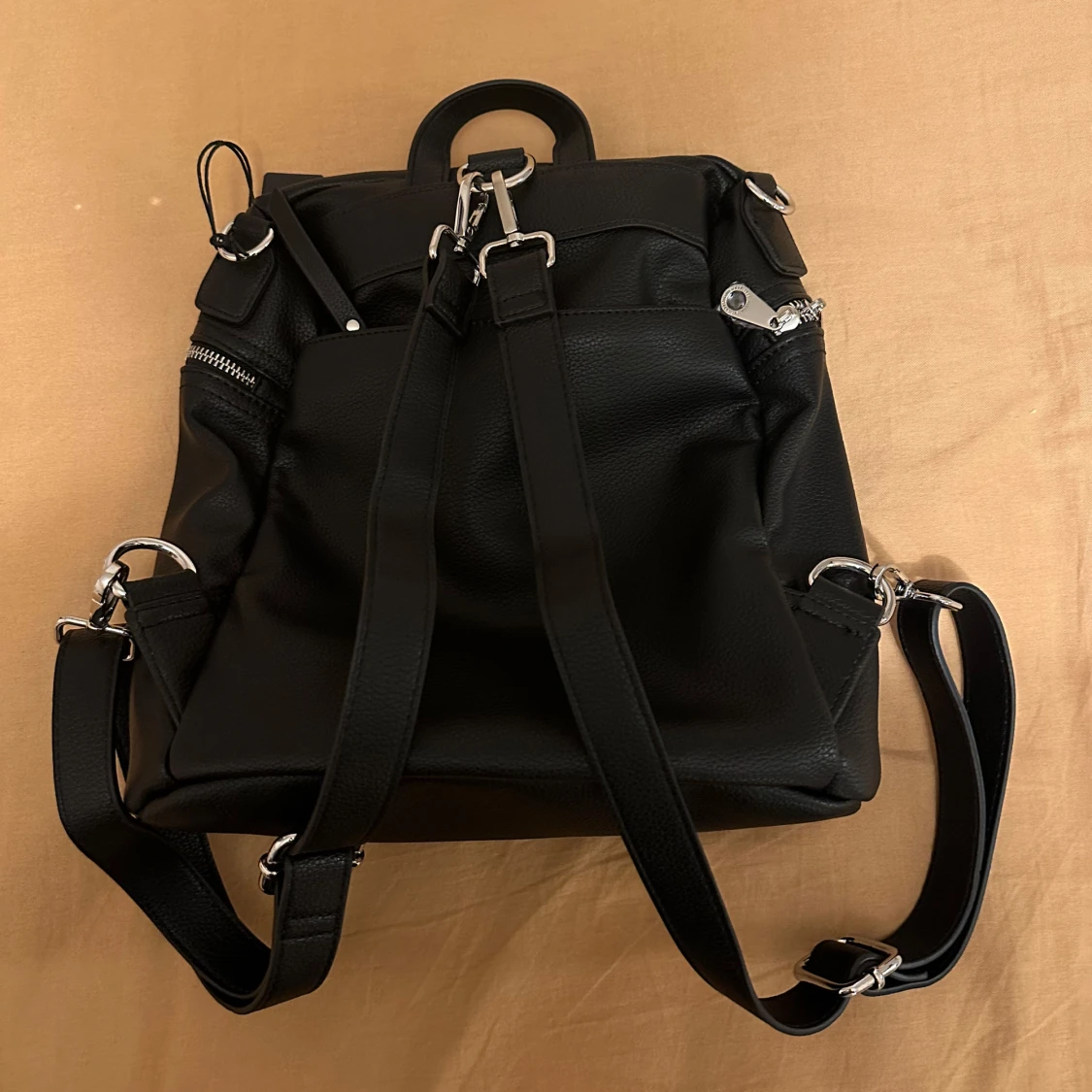 Svart ryggsäck  - 90