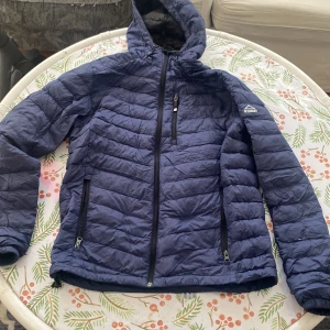 En snygg jacka - En jätte snygg jacka som jag inte använder.