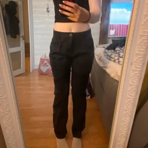 Kostymbyxor  - Fina kostym byxor från lager 157. Dom har bara prövats 1 gång. 