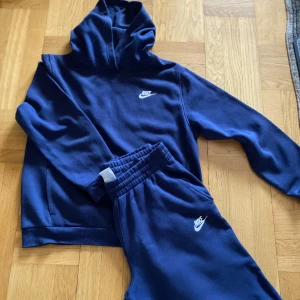 Nike tracksuit - Bra skick