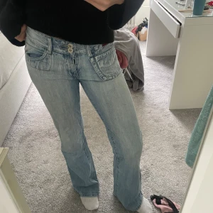 Jätte snygga jeans❤️ - Säljer dessa snygga jeans på grund av att de inte kommer till användning!🥰