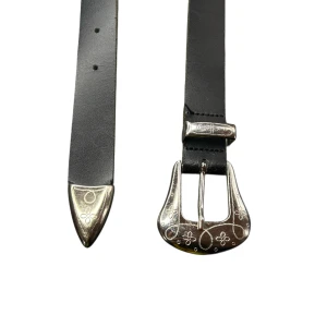 Vintage genuine leather belt  - Vintage genuine leather belt with embroidery   In good gently used condition   Total length 120 cm   Approximate length 