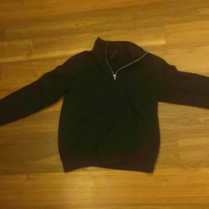 Helt oanvänd half zip från H/M - Oanvänd