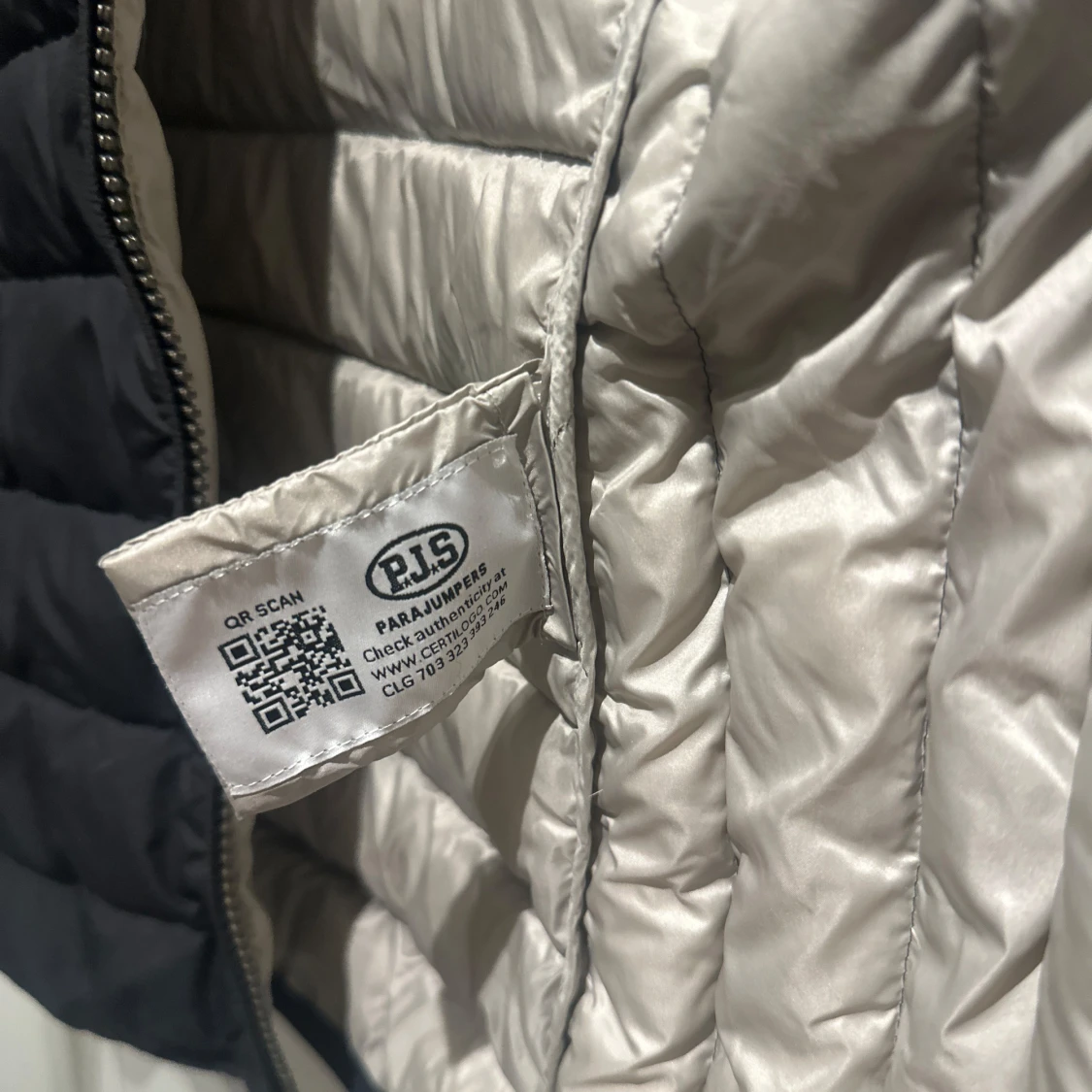 Svart pufferjacka från Parajumpers - 93