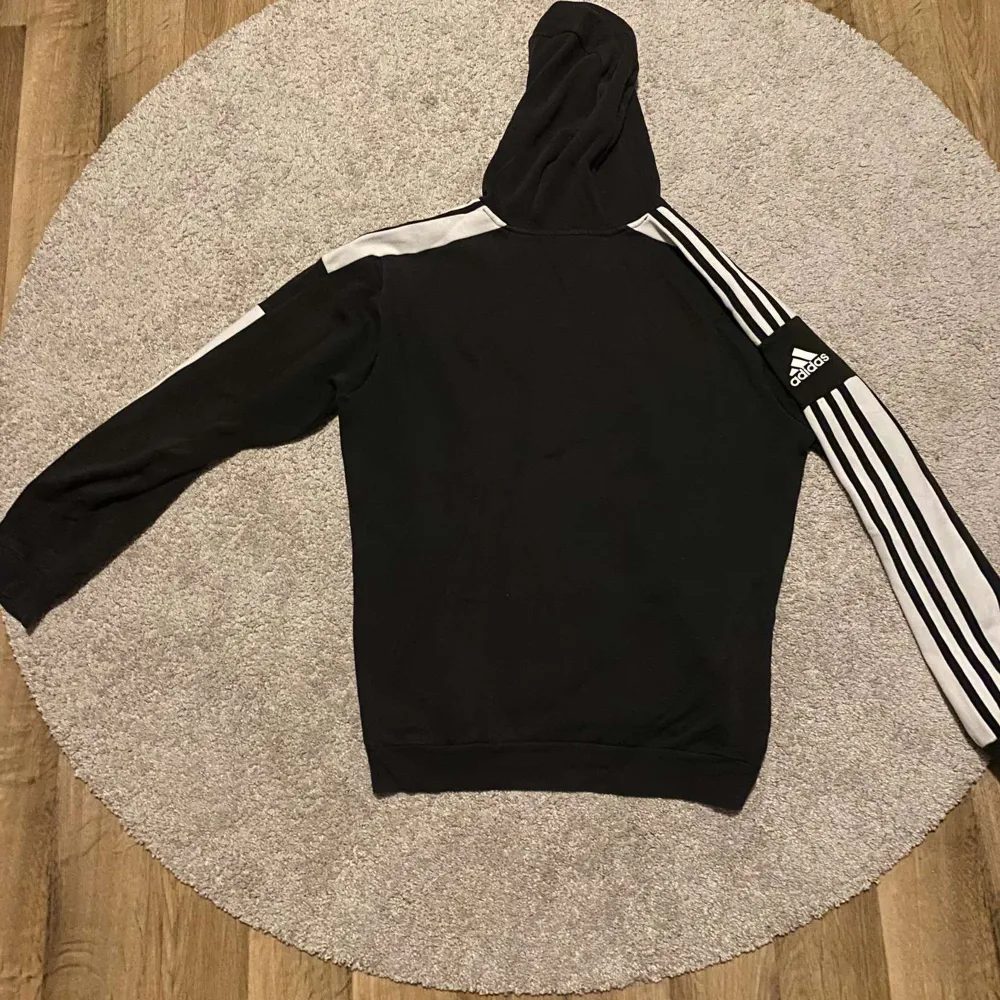 Adidas hoodie. Hoodies.