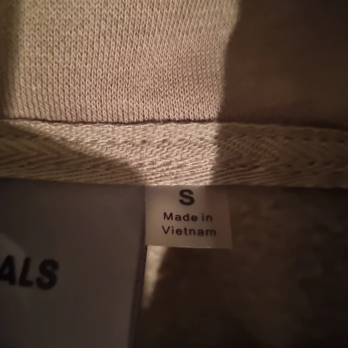 Essiential hoddie i storlek s - 92