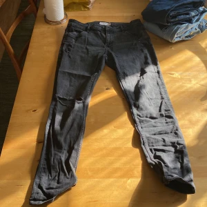 Bershka jeans - Bershka jeans aldrig andvända