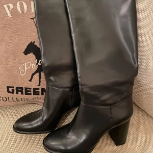 HM nya boots - Helt nya med prislapp  Storlek: 39