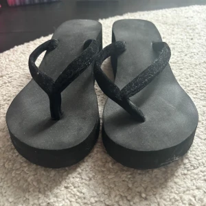 Sandaler - Använda nån gång Köp helst på Vinted för 10 kr billigare: @elvboh