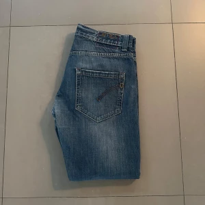 dondup jeans ( helt nya ) - helt nya dondup jeans, strlk 34! slimfit!   hör av er vid intresse!🙌🏽