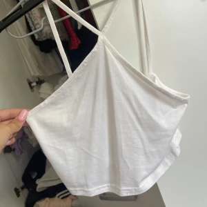 Vit topp - Aldrig använd då den är förstor för mig 