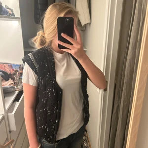 Väst - Så fin väst från pepe jeans, säljer då jag har flera andra! Använd gärna köp nu, skriv vid frågor💕