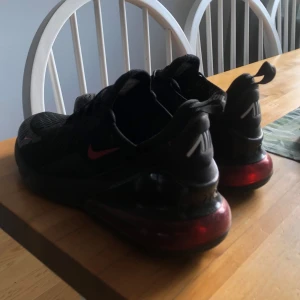 Air Max 270 - Nike air Max 270 Storlek 42 2/3 Bra skick 