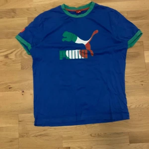 80s/90s puma italia t shirt - Sent 80 tall tidigt 90 tall puma t shirt som är storlek xi men passar typ medium pris kan diskuteras
