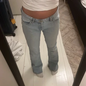 Zara jeans  - Jötte snygga zara jenas botcut 