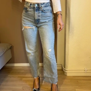 Raka jeans - Sköna jeans med stretch. Storlek XS, skulle även kunna passa S. 