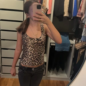 Leopard linne - Ett tunt linne med leopard mönster från zara i storlek s