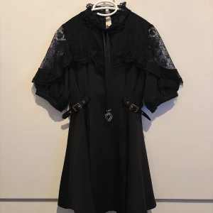 Rojita klänning Jirai kei  - Klänning från et japanska märket Rojita! Klänningen är one size och i nyskick. Rekommenderar för någon som bär XS-S!  