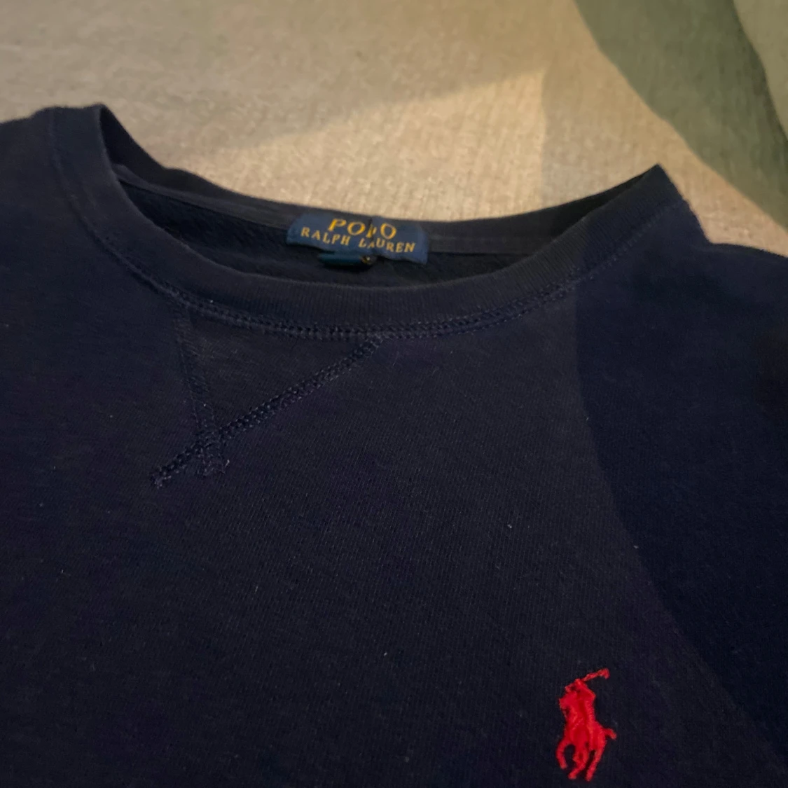 Mörkblå tröja från Ralph Lauren - 1