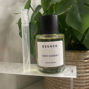 5ml‼️ESSNCE Very Cherry  - 5ml‼️Splitt utav Very Cherry 