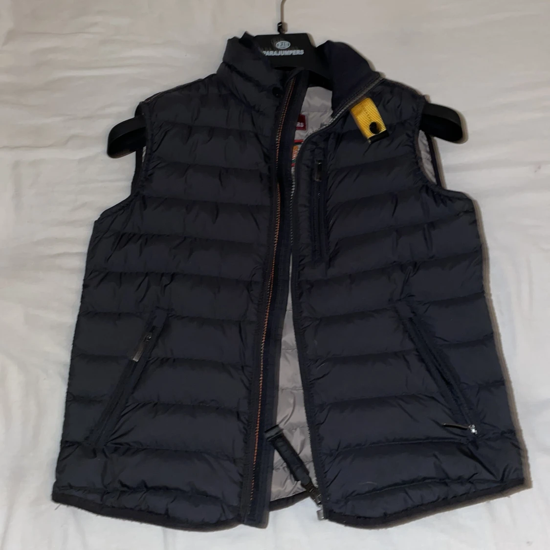 Svart dunväst från Parajumpers