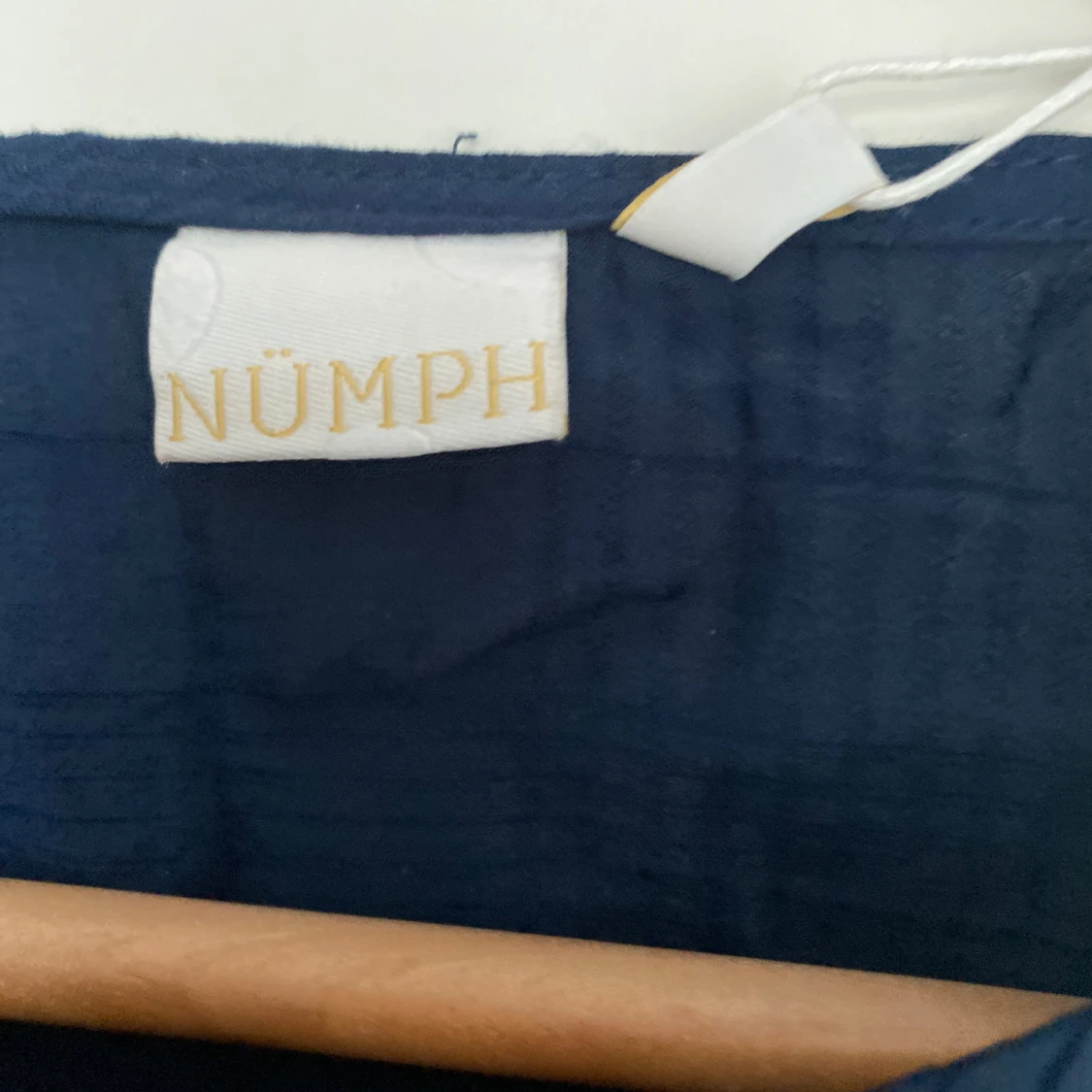 Mörkblå blus från Nümph - 3