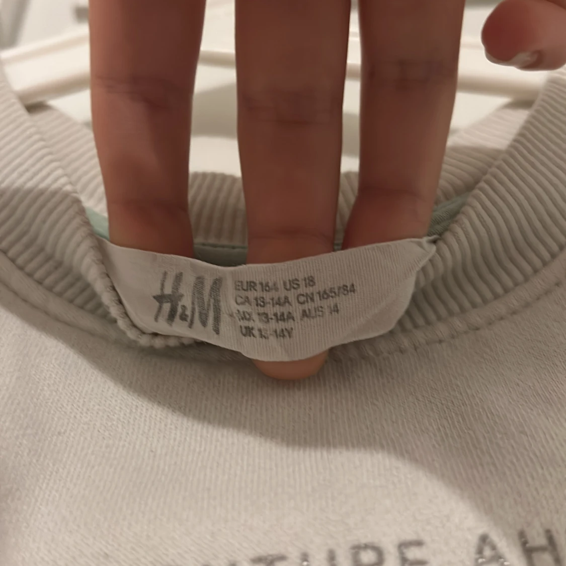 Mintgrön och vit sweatshirt från H&M - 2