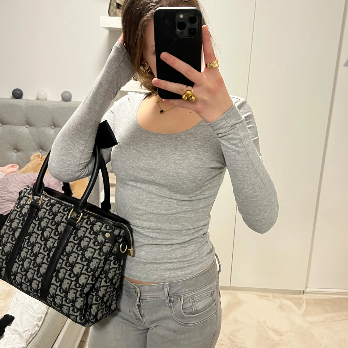 Grå långärmad topp