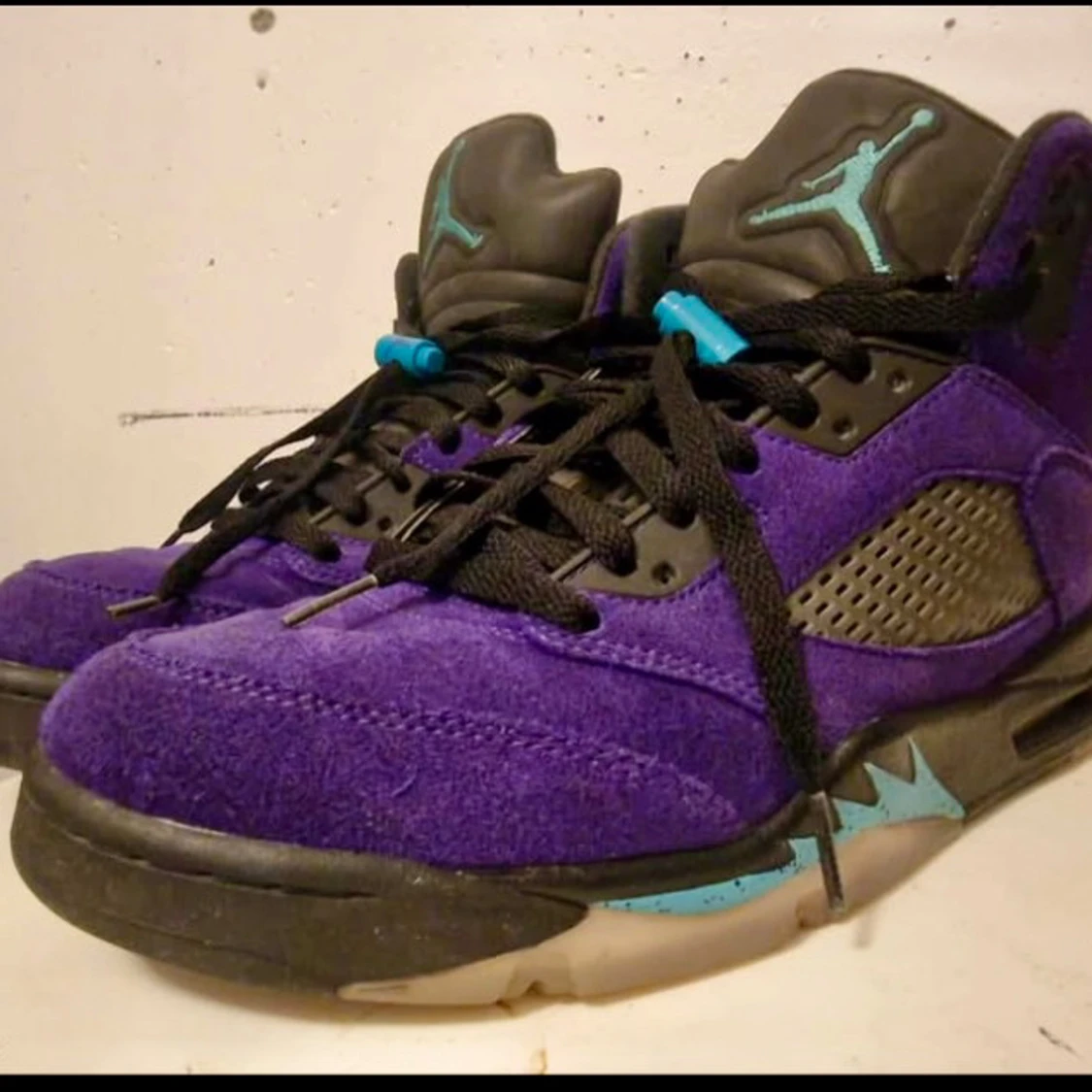  Nike Air Jordans - 2