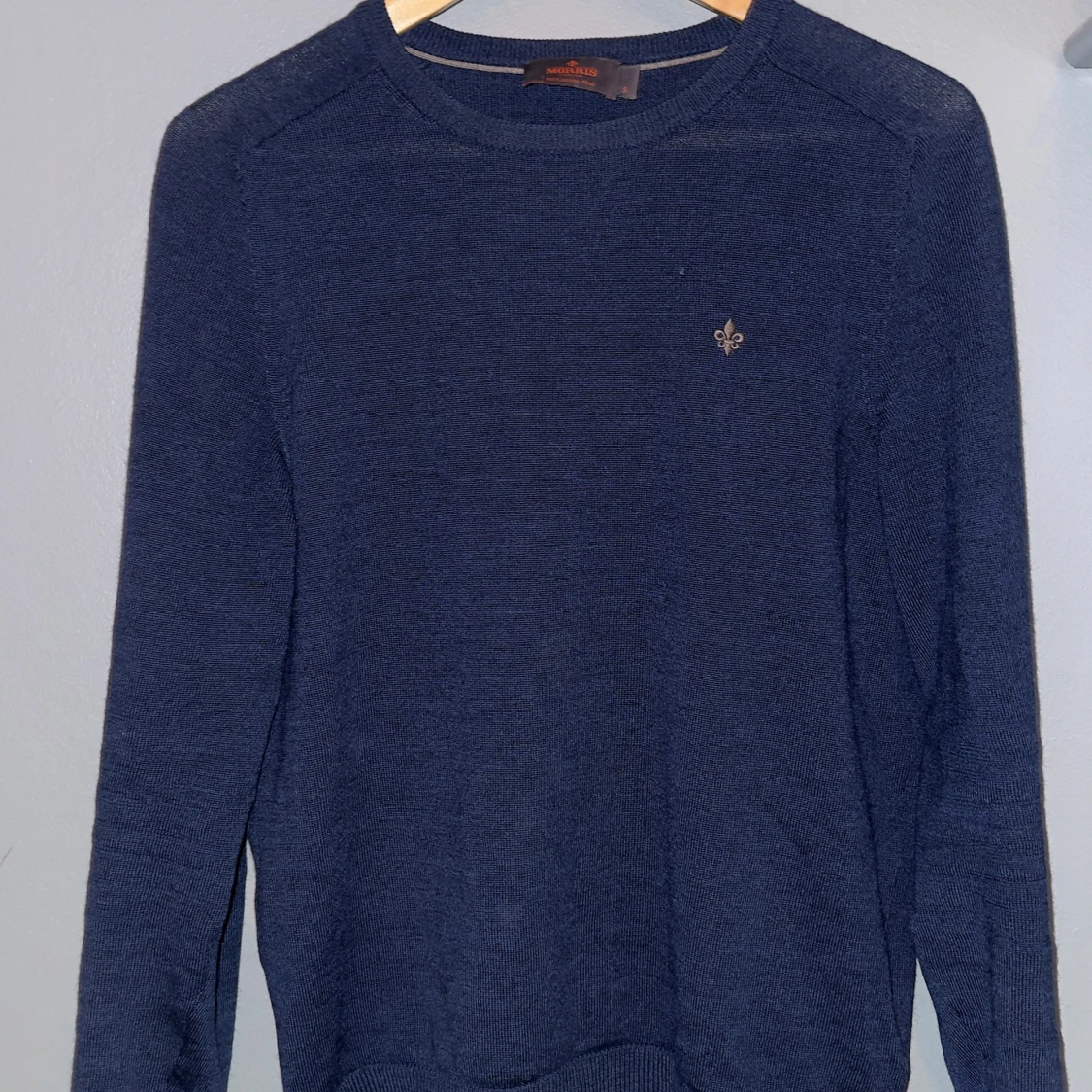 Marinblå Merinoullströja från Morris