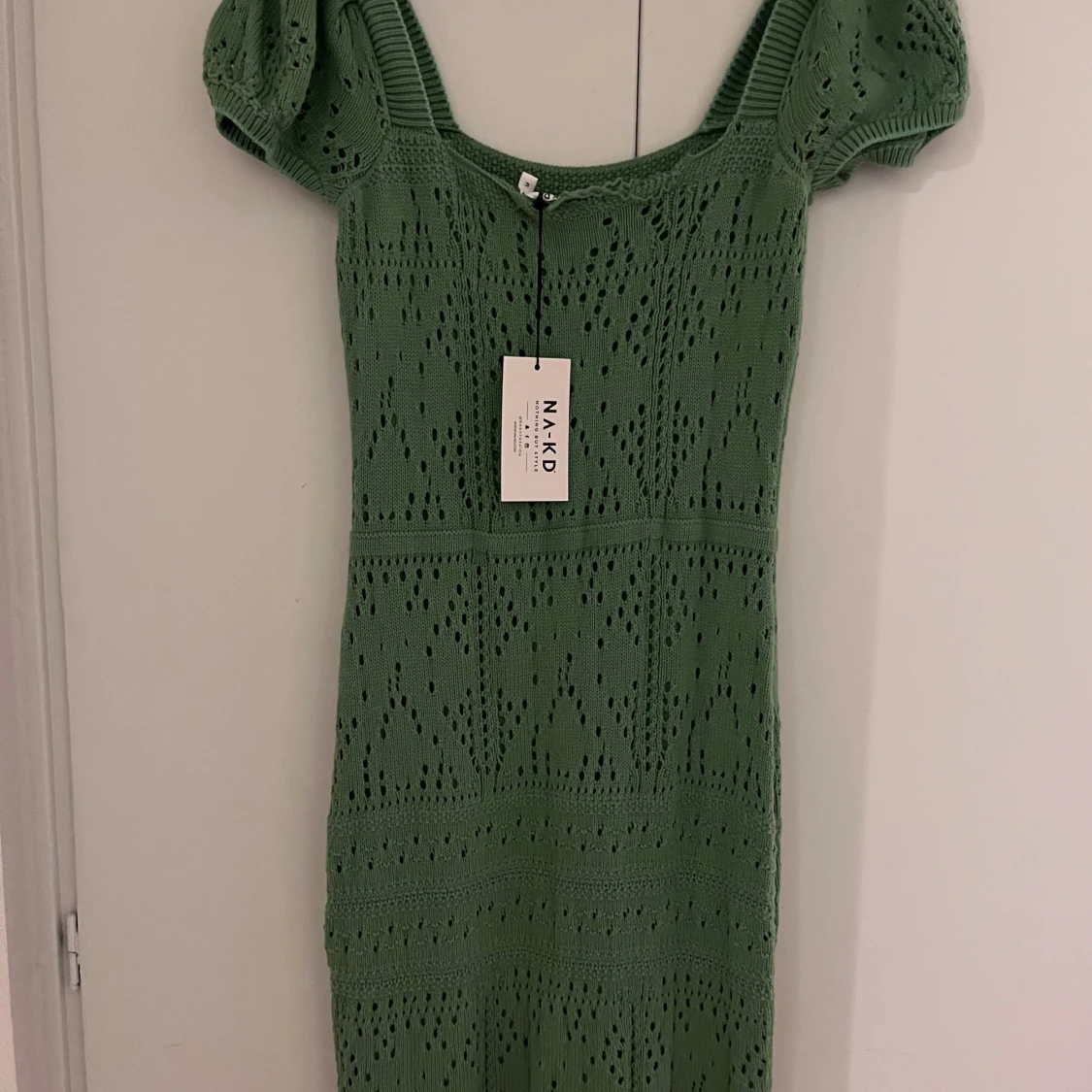 Grön stickad klänning från NA-KD - 1
