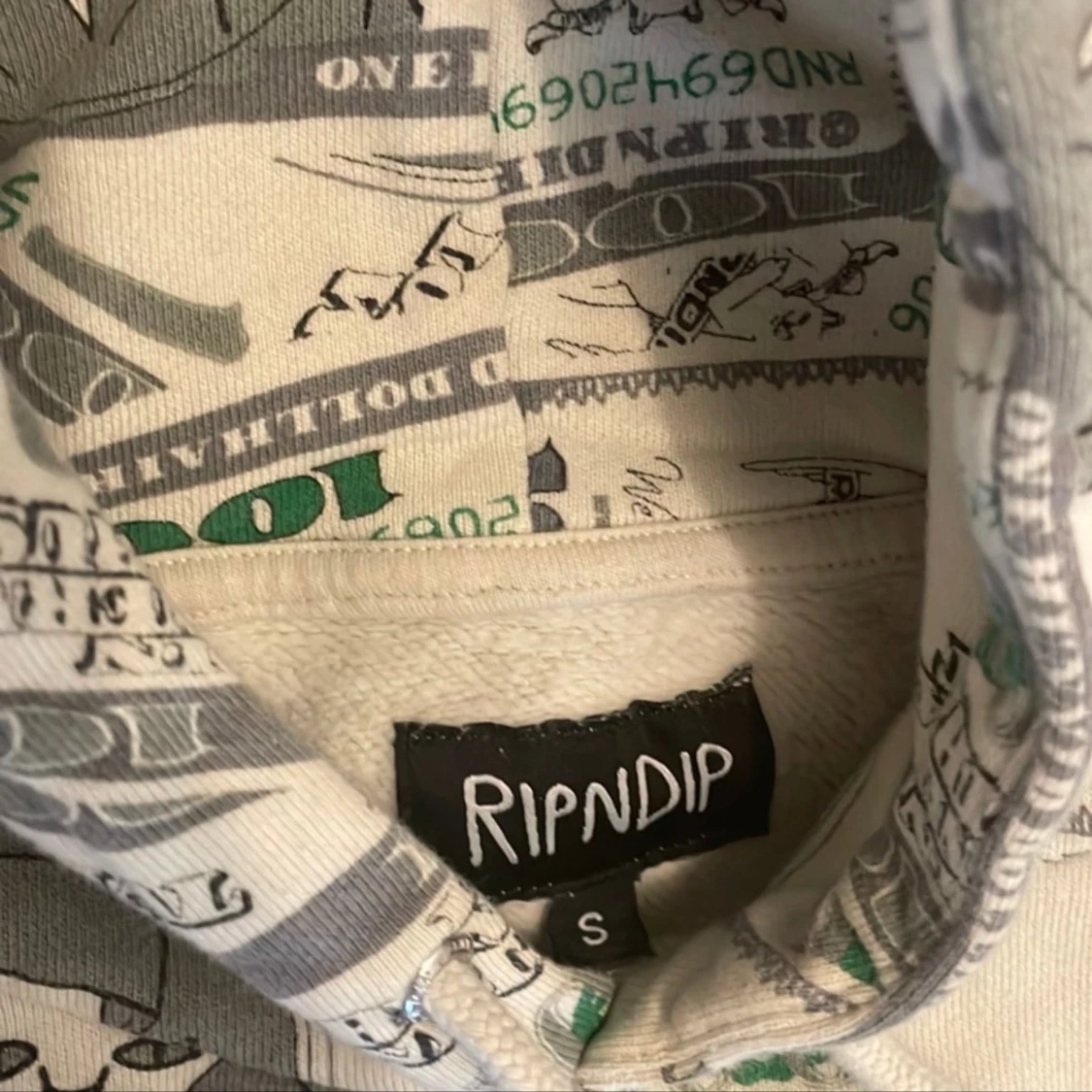 Mönstrad hoodie från Ripndip - 1
