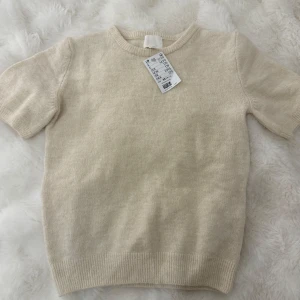 Stickad topp - Helt oanvänd ifrån HM <3 Storlek XS