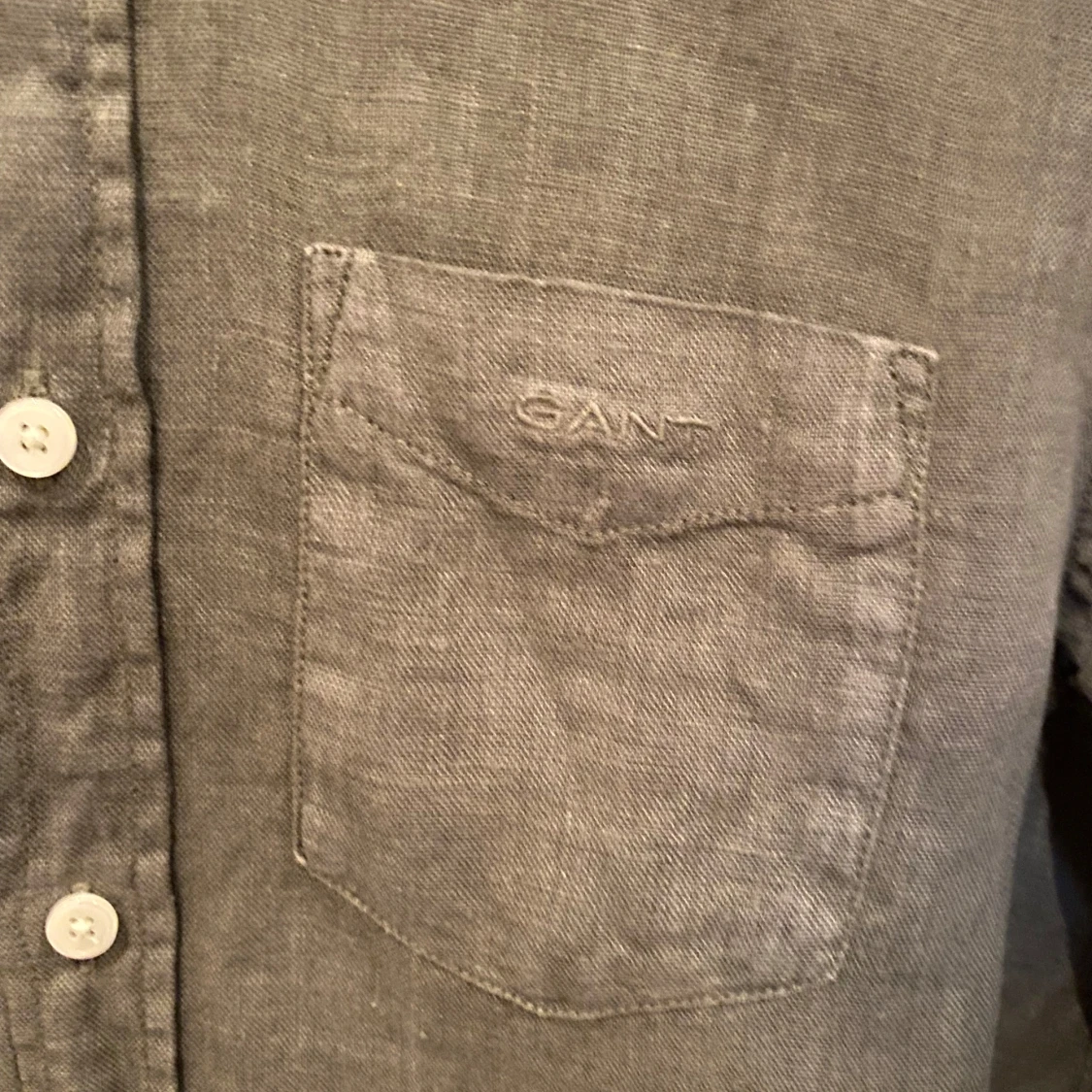 Olivgrön skjorta från GANT - 1