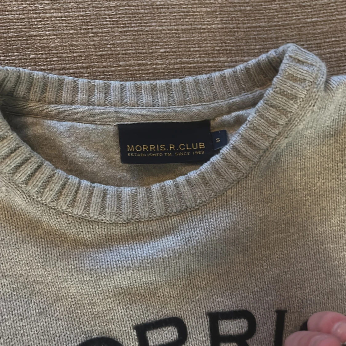 Grå tröja från Morris R. Club - 1