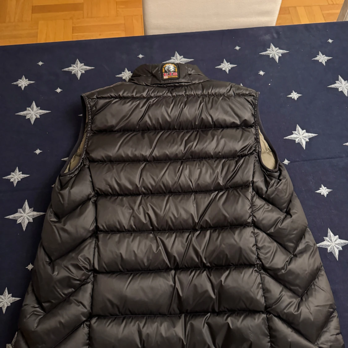 Svart dunväst från Parajumpers - 1